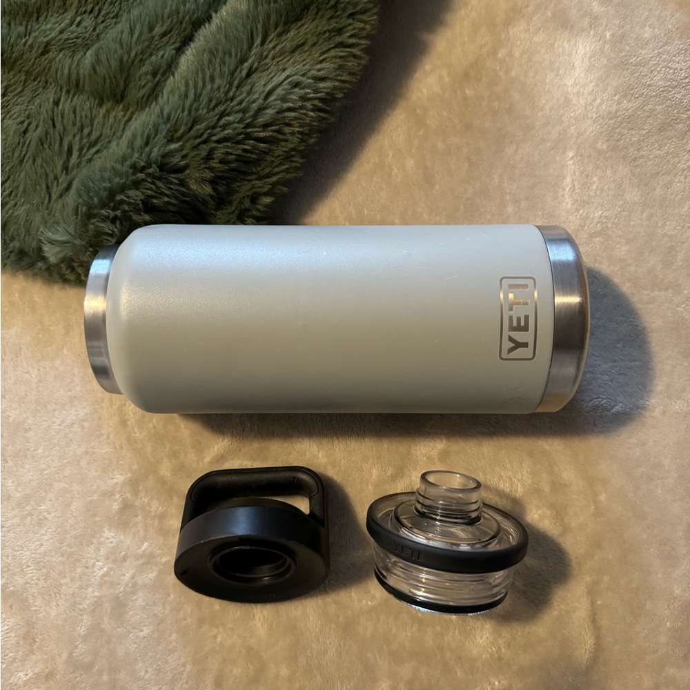 36oz light grey yeti water bottle. Great condition - few scratches